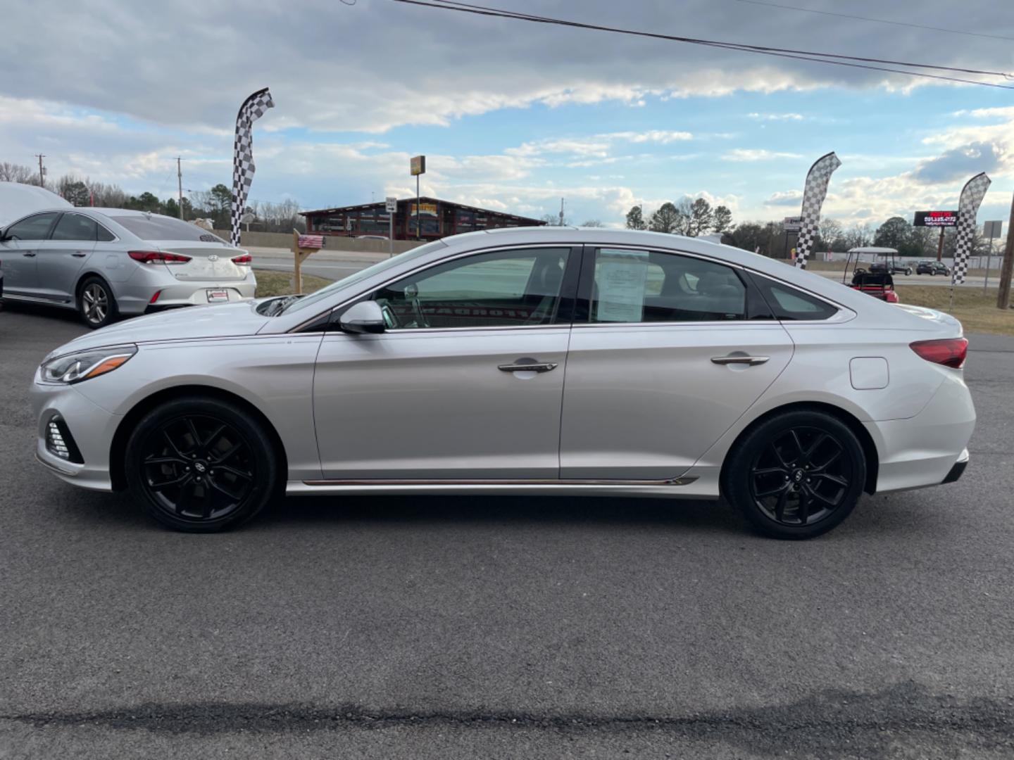 2018 Silver Hyundai Sonata (5NPE34AB4JH) with an 4-Cyl, 2.0 Turbo engine, Auto, 8-Spd Shiftronic transmission, located at 8008 Warden Rd, Sherwood, AR, 72120, (501) 801-6100, 34.830078, -92.186684 - Photo#4